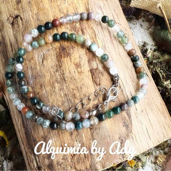 Dainty Indian agate choker beaded necklace - Picture 3 of 3